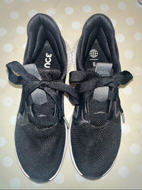 adidas Women’s Edgelux 5 Black and White Bounce Running Shoes